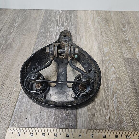 Mongoose Vintage Viscount Saddle Bicycle Seat Black Bike Unisex - Picture 6 of 9